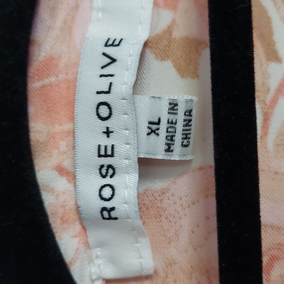 Rose & Olive Top, Sz XL, Buttondown, Long Sleeves, Peach Floral Pattern on Cream - Picture 3 of 7